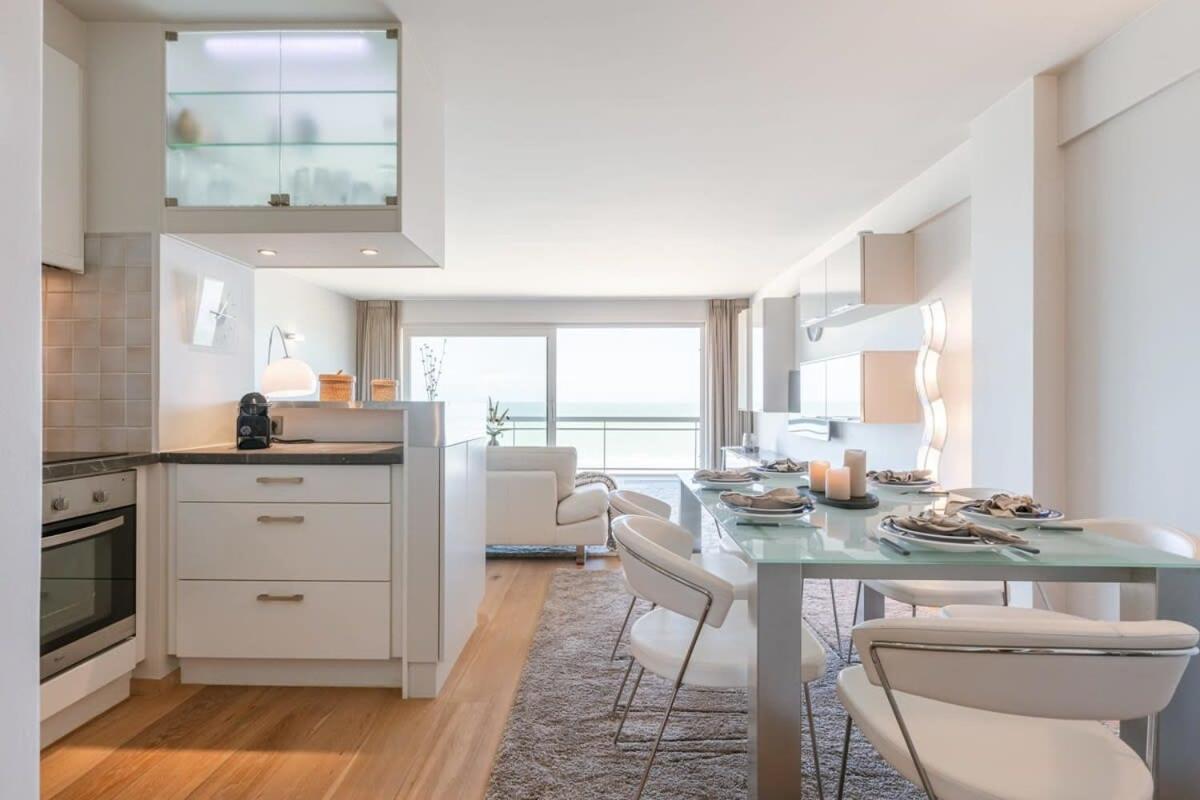 Huswell - Apartment With Stunning Sea View In Middelkerke Extérieur photo