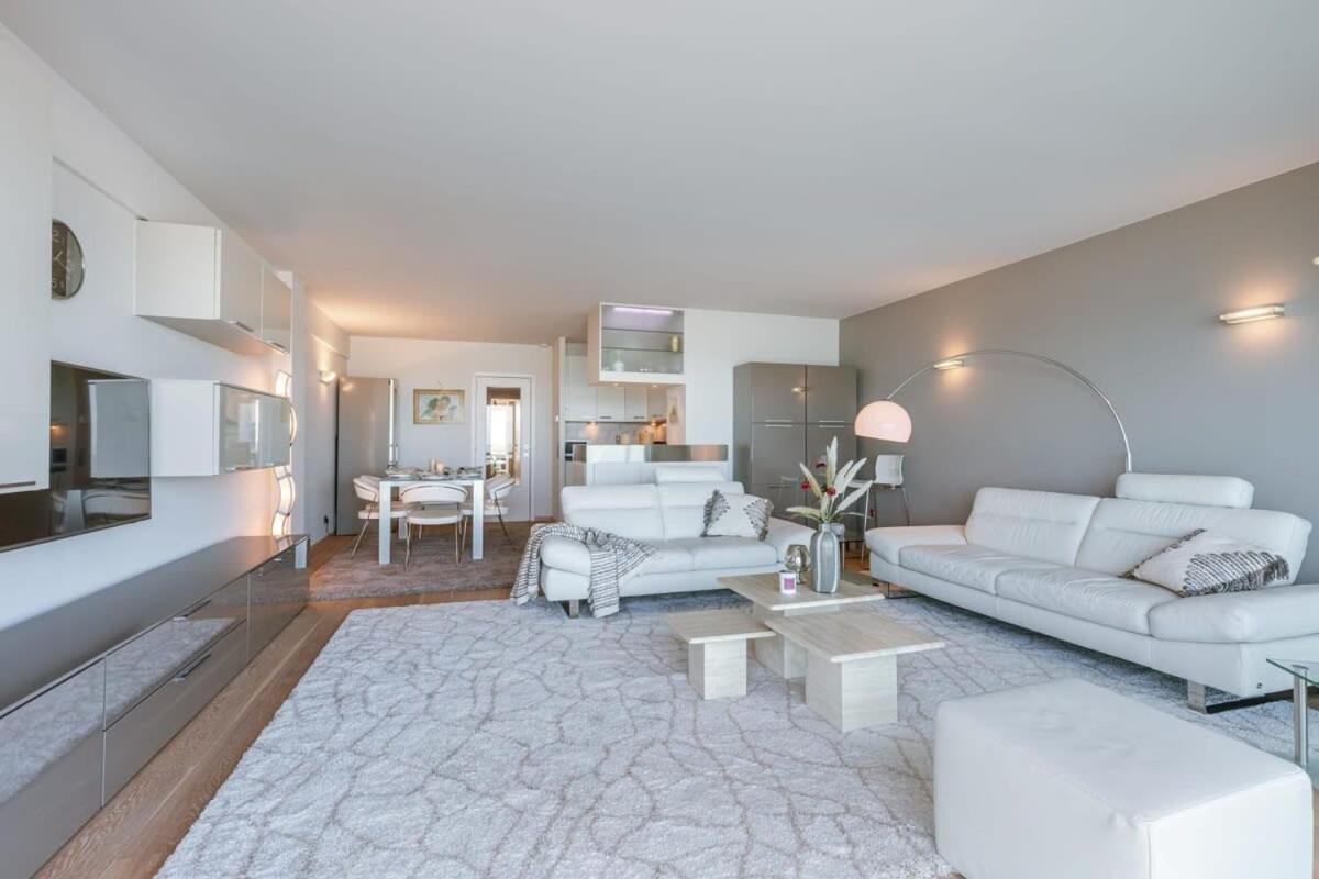 Huswell - Apartment With Stunning Sea View In Middelkerke Extérieur photo