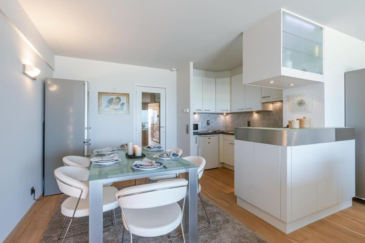 Huswell - Apartment With Stunning Sea View In Middelkerke Extérieur photo